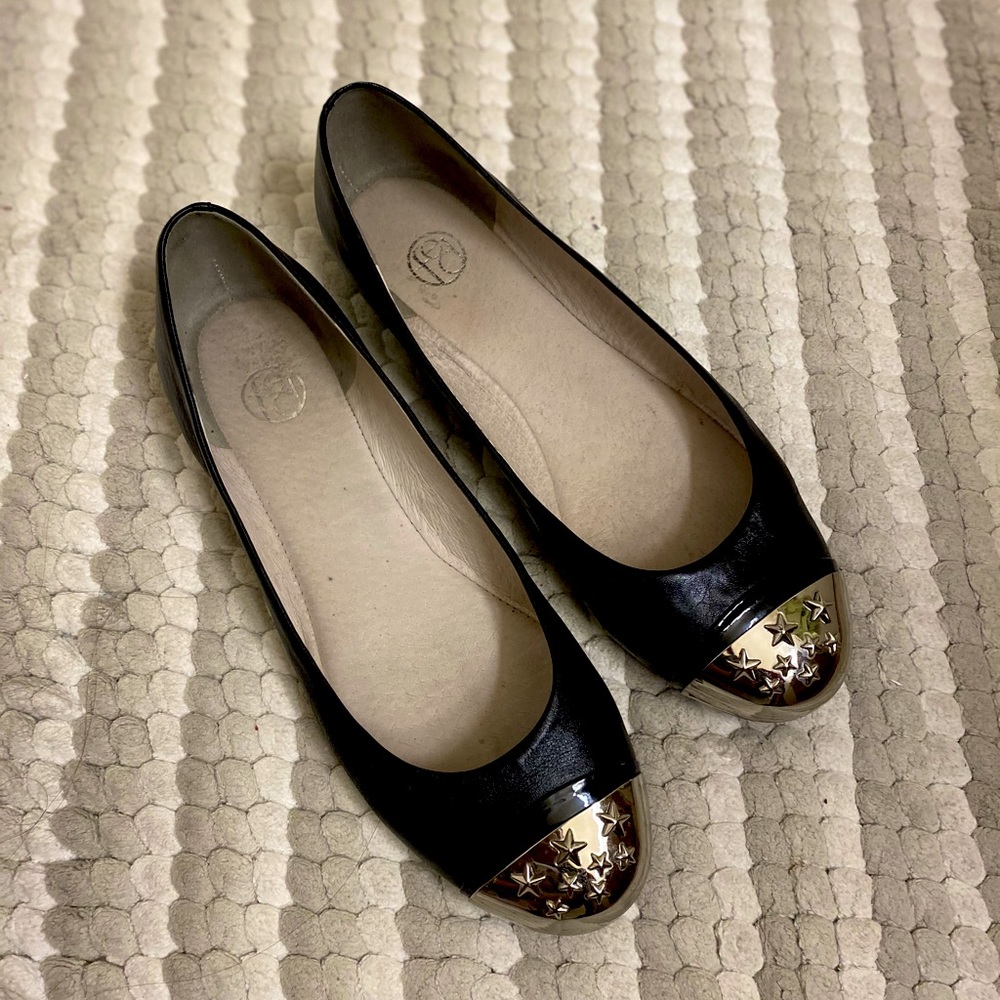 Real leather super comfy flats